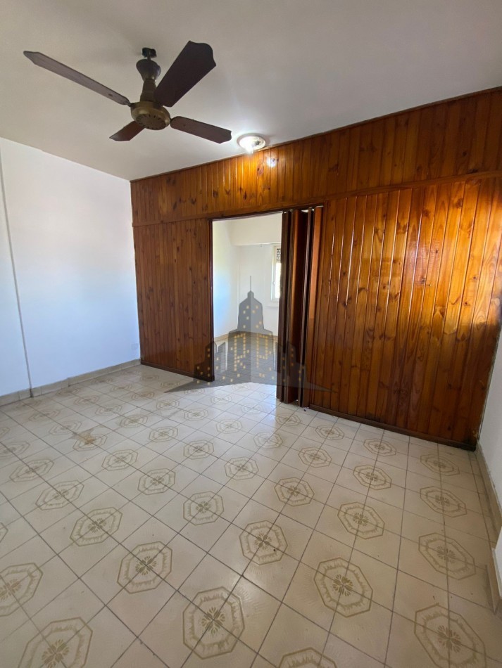ALQUILER - DOS AMBIENTES - CASEROS CENTRO - BAJAS EXPENSAS
