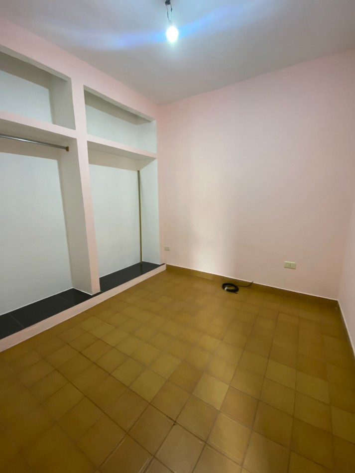 ALQUILER - CASA PH TRES AMBIENTES - PRIMER PISO POR ESCALERA - SIN EXPENSAS - CASEROS NORTE 