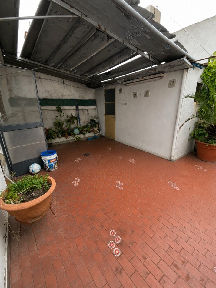 VENTA - CASA PH 4 AMBIENTES CON PATIO AL FRENTE - CASEROS NORTE - APTO CREDITO 