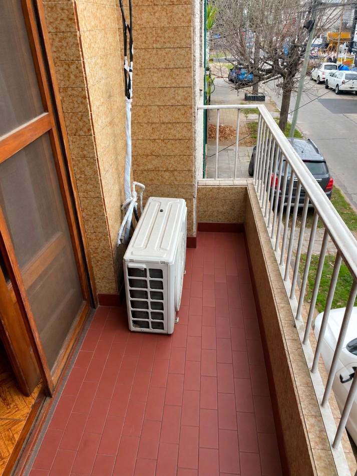 VENTA - CASA PH 4 AMBIENTES CON PATIO AL FRENTE - CASEROS NORTE - APTO CREDITO 
