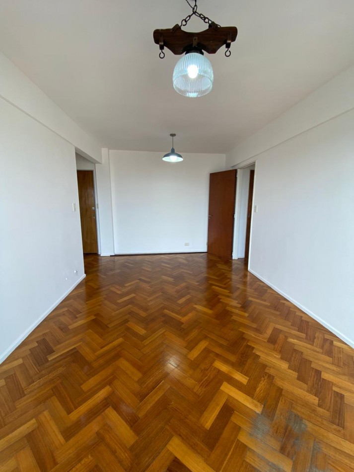 ALQUILER - DEPTO DOS AMBIENTES CON BALCON - DEVOTO 