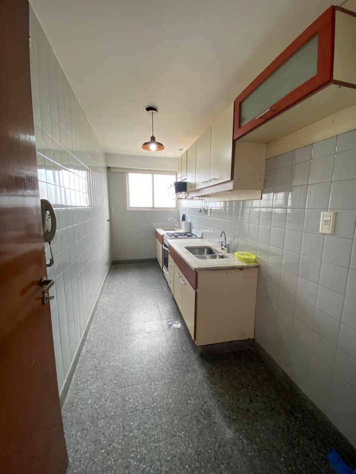ALQUILER - DEPTO DOS AMBIENTES CON BALCON - DEVOTO 