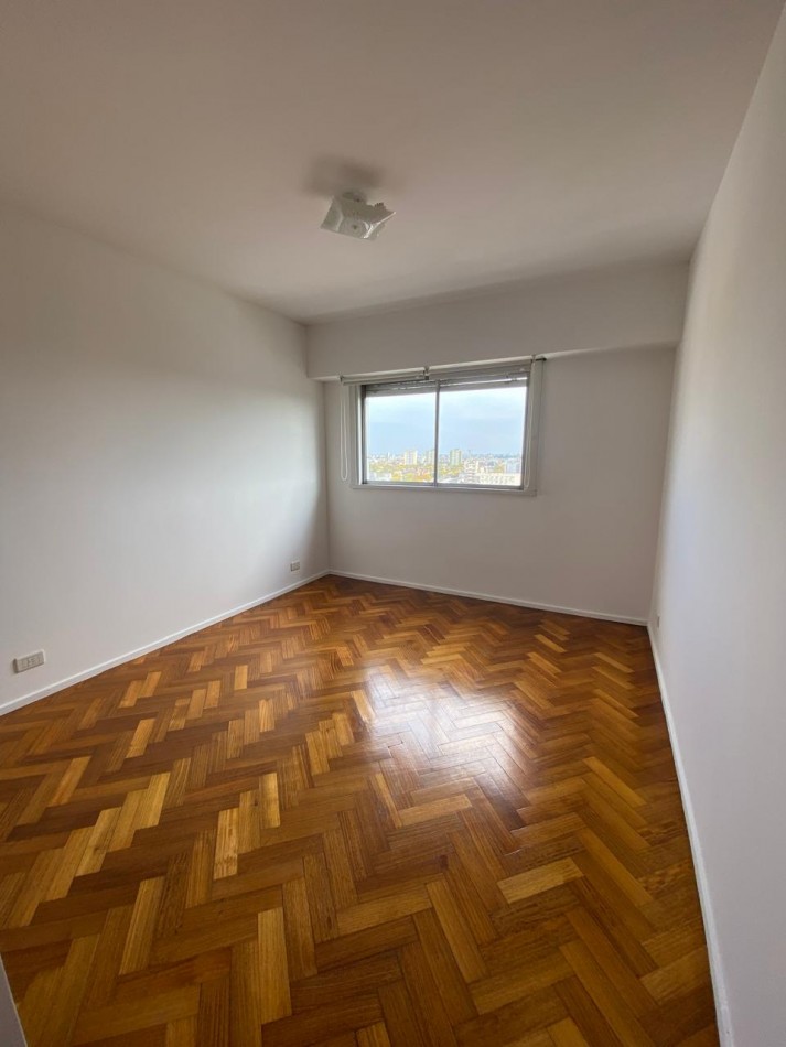 ALQUILER - DEPTO DOS AMBIENTES CON BALCON - DEVOTO 