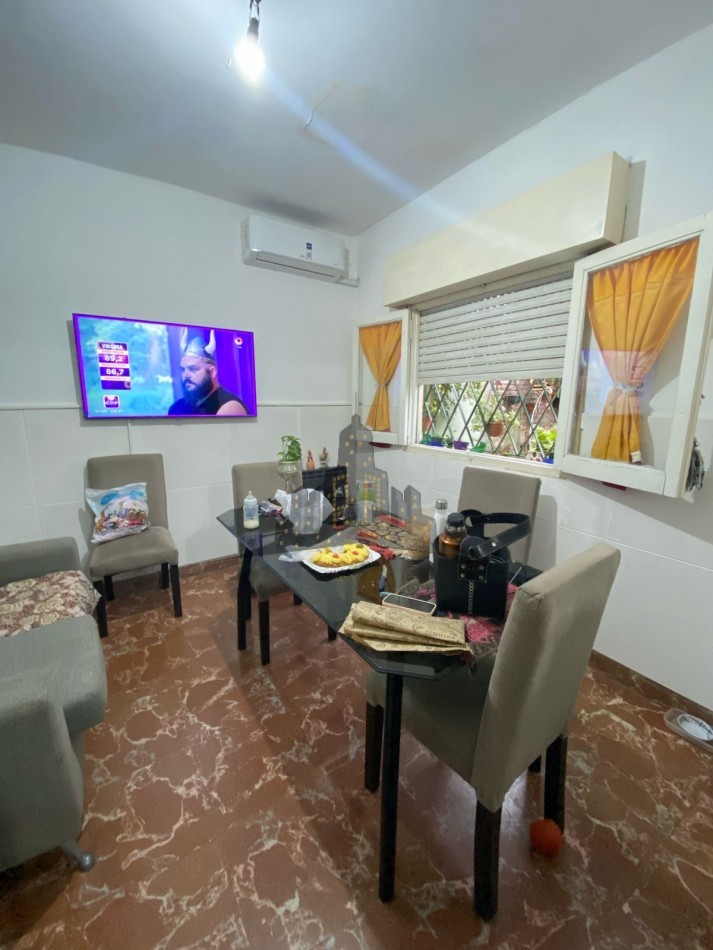 VENTA - CASEROS NORTE - PH AL FRENTE - TRES AMBIENTES - CON PATIO
