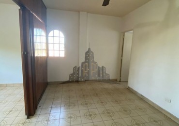 ALQUILER - DOS AMBIENTES - CASEROS CENTRO - BAJAS EXPENSAS
