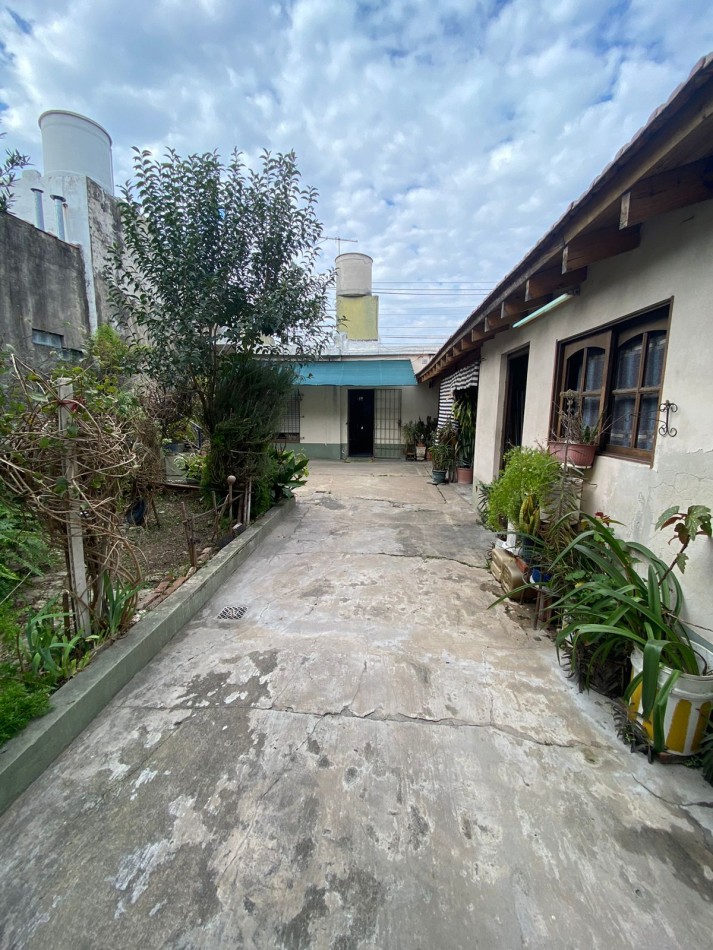 CASA - LOTE PROPIO - TRES AMBIENTES CON GARAJE - GRAN PATIO - TERRAZA - MARTIN CORONADO - VILLA BOSCH 