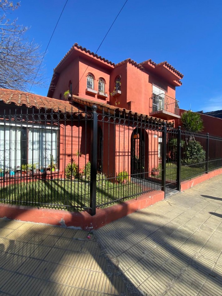 VENTA - GRAN CASA MULTIFAMILIAR EN DOS PLANTAS - APTO CREDITO