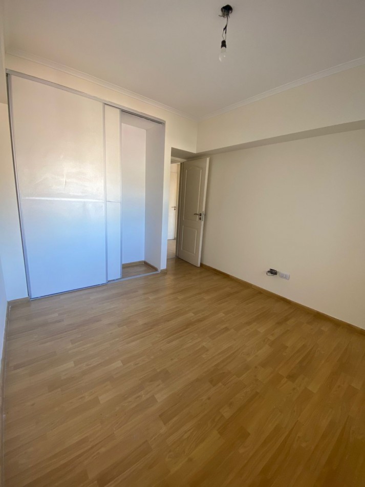 ALQUILER - DEPARTAMENTO DOS AMBIENTES CON BALCON - CASEROS NORTE  