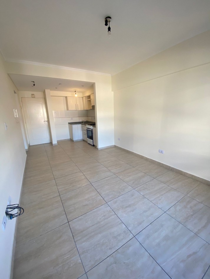 ALQUILER - DEPARTAMENTO DOS AMBIENTES CON BALCON - CASEROS NORTE  