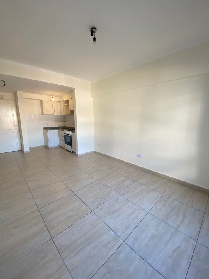 ALQUILER - DEPARTAMENTO DOS AMBIENTES CON BALCON - CASEROS NORTE  