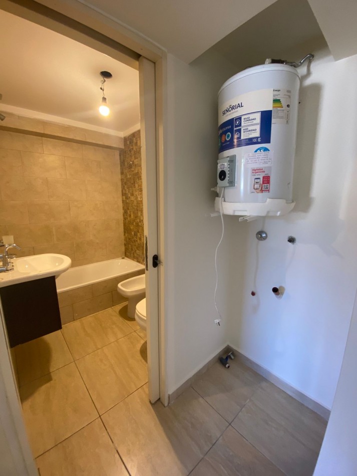 ALQUILER - DEPARTAMENTO DOS AMBIENTES CON BALCON - CASEROS NORTE  