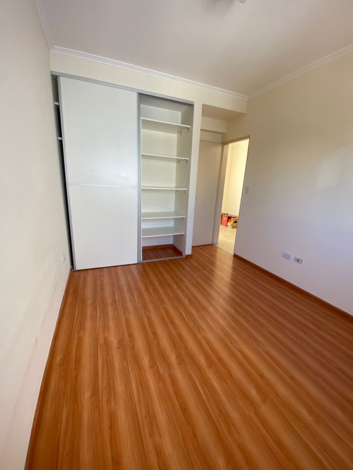 ALQUILER - DOS AMBIENTES CON BALCON - TERRAZA PRIVADA - CASEROS NORTE 