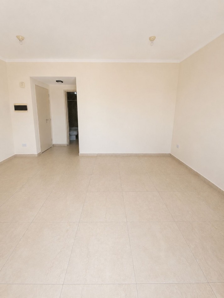 ALQUILER - DOS AMBIENTES CON BALCON - TERRAZA PRIVADA - CASEROS NORTE 