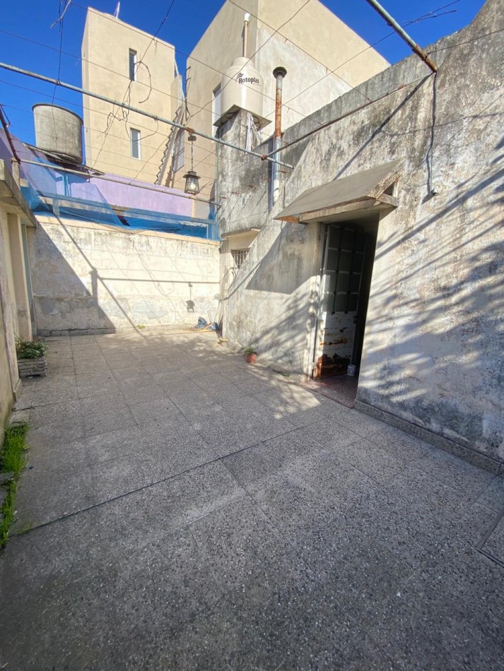ALQUILER - CASA PH DOS AMBIENTES - SIN EXPENSAS - ENTRADA INDIVIDUAL - CON PATIO - 
