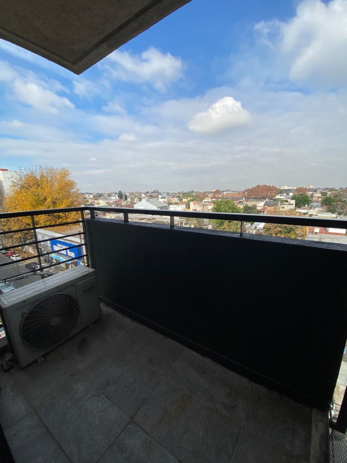 ALQUILER - DEPTO DOS AMBIENTES CON BALCON - CASEROS CENTRO 
