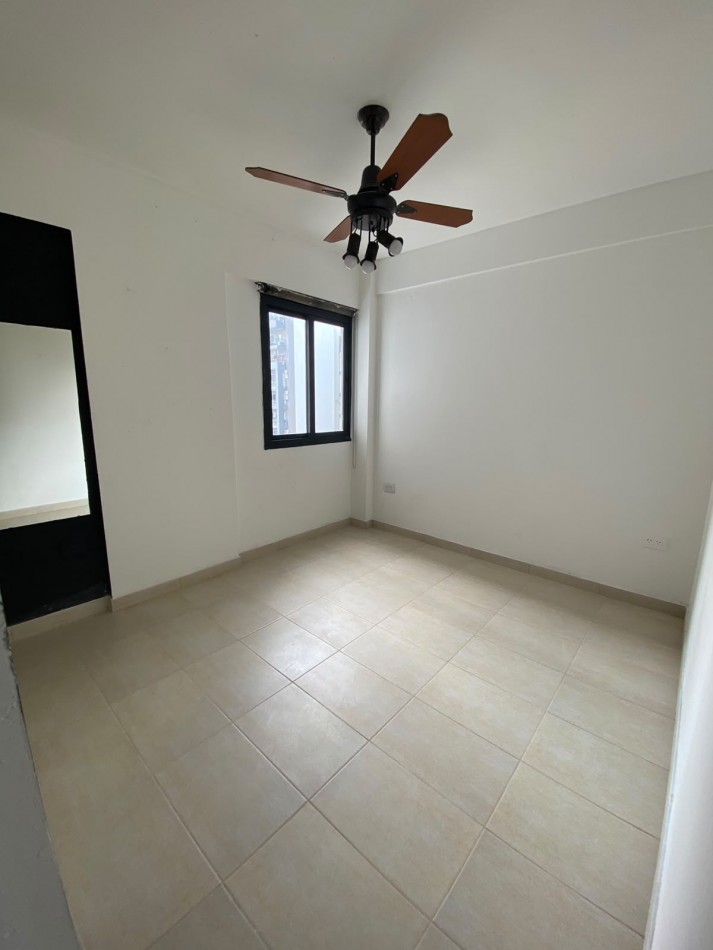 ALQUILER - DEPTO DOS AMBIENTES CON BALCON - CASEROS CENTRO 