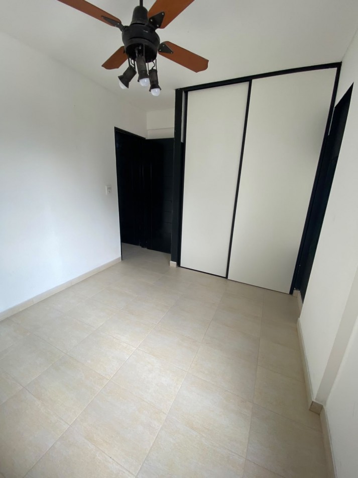 ALQUILER - DEPTO DOS AMBIENTES CON BALCON - CASEROS CENTRO 