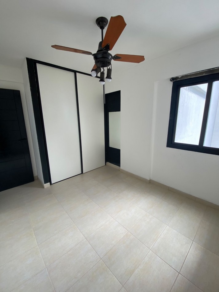 ALQUILER - DEPTO DOS AMBIENTES CON BALCON - CASEROS CENTRO 