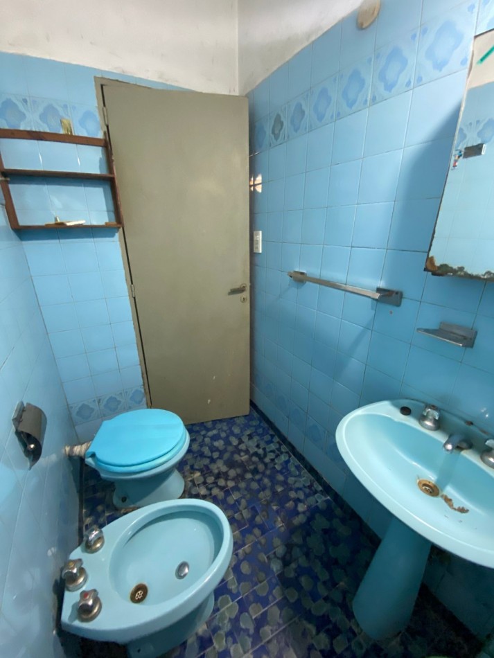 VENTA - CASEROS NORTE - PH 3 AMBIENTES - PATIO Y TERRAZA 