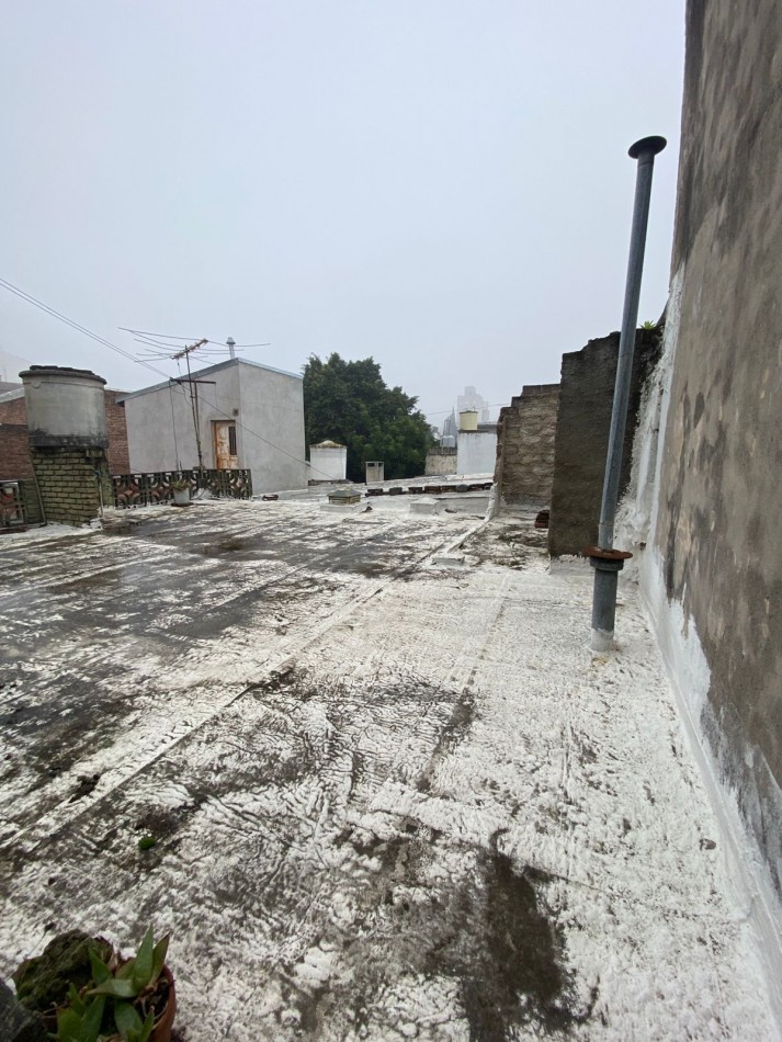 VENTA - CASEROS NORTE - PH 3 AMBIENTES - PATIO Y TERRAZA 