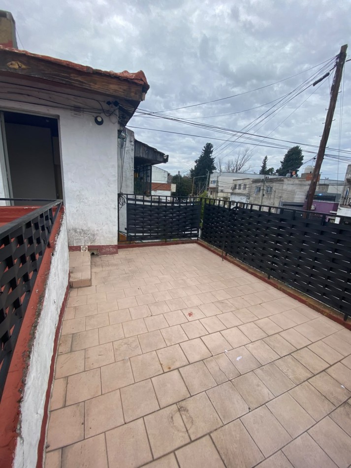 VENTA - DEPTO PH DOS AMBIENTES - SAN ANDRES - PRIMER PISO POR ESCALERA - IDEAL INVERSION - 
