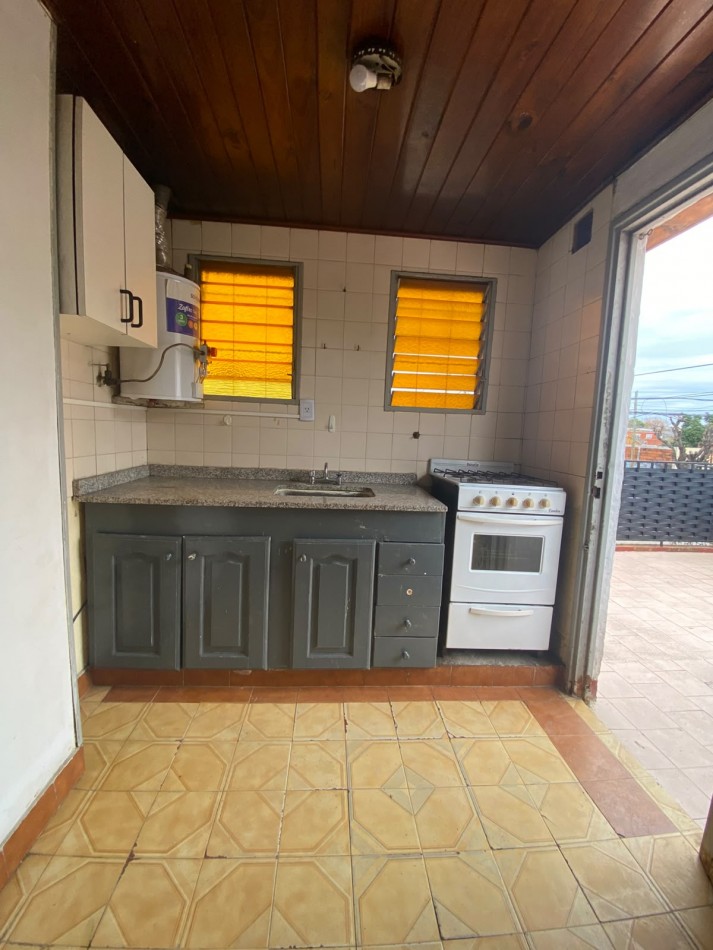 VENTA - DEPTO PH DOS AMBIENTES - SAN ANDRES - PRIMER PISO POR ESCALERA - IDEAL INVERSION - 