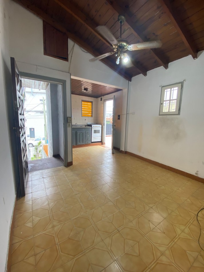 VENTA - DEPTO PH DOS AMBIENTES - SAN ANDRES - PRIMER PISO POR ESCALERA - IDEAL INVERSION - 