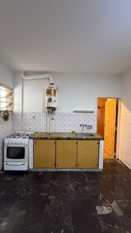 ALQUILER - DEPARTAMENTO DOS AMBIENTES EN CASEROS- EXCELENTE UBICACION