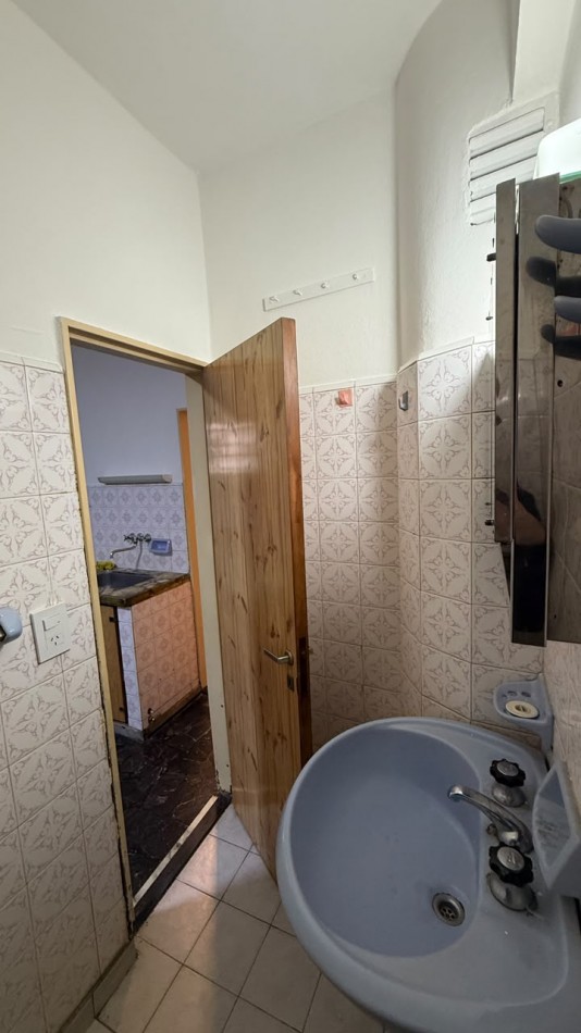 ALQUILER - DEPARTAMENTO DOS AMBIENTES EN CASEROS- EXCELENTE UBICACION