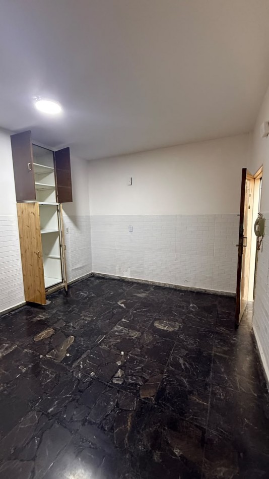 ALQUILER - DEPARTAMENTO DOS AMBIENTES EN CASEROS- EXCELENTE UBICACION