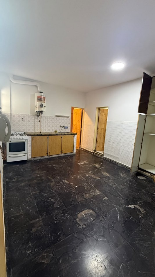 ALQUILER - DEPARTAMENTO DOS AMBIENTES EN CASEROS- EXCELENTE UBICACION