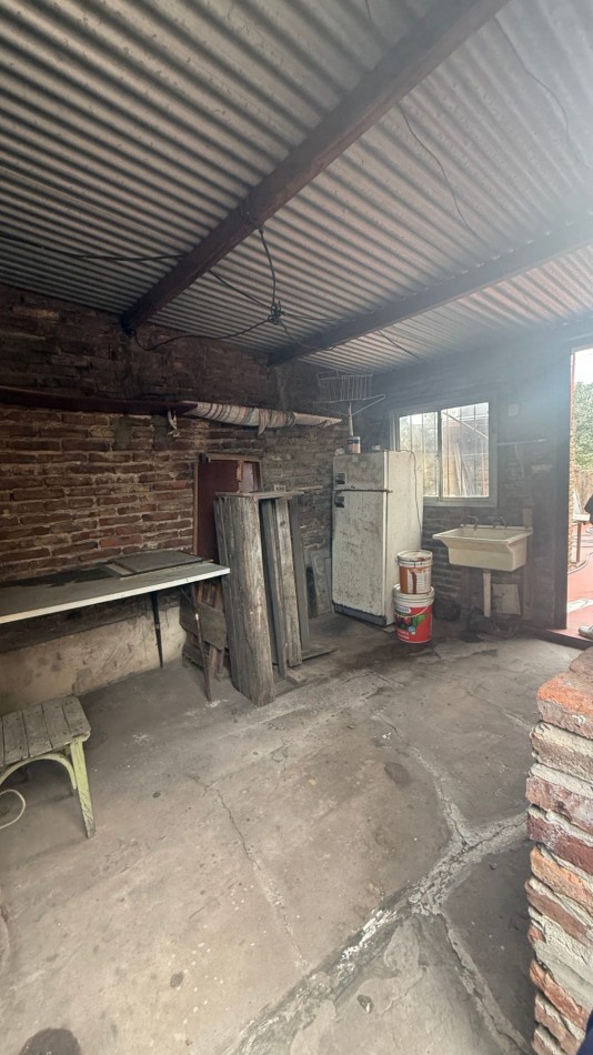 VENTA - CASA TIPO PH - 3 AMBIENTES - PATIO - QUINCHO - TERRAZA CON PARRILLA - APTO CREDITO