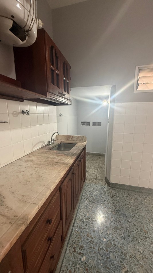 ALQUILER CASA 3 AMBIENTES CON TERRAZA Y QUINCHO - CASEROS NORTE