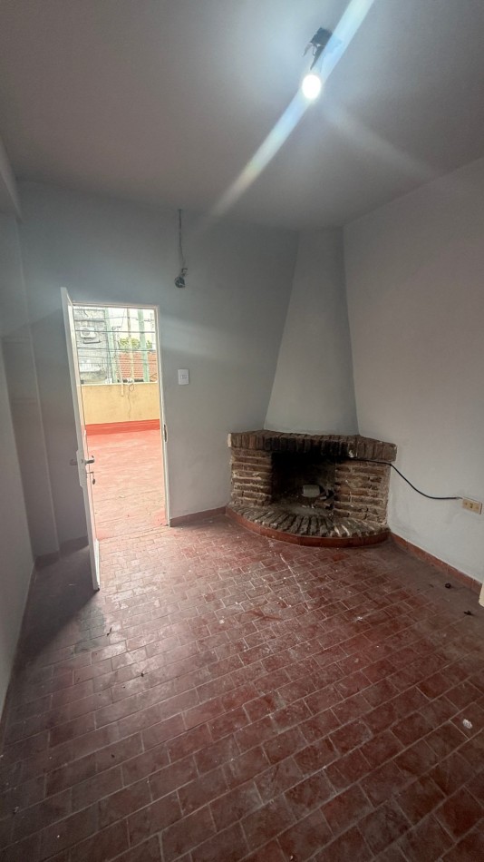 ALQUILER CASA 3 AMBIENTES CON TERRAZA Y QUINCHO - CASEROS NORTE