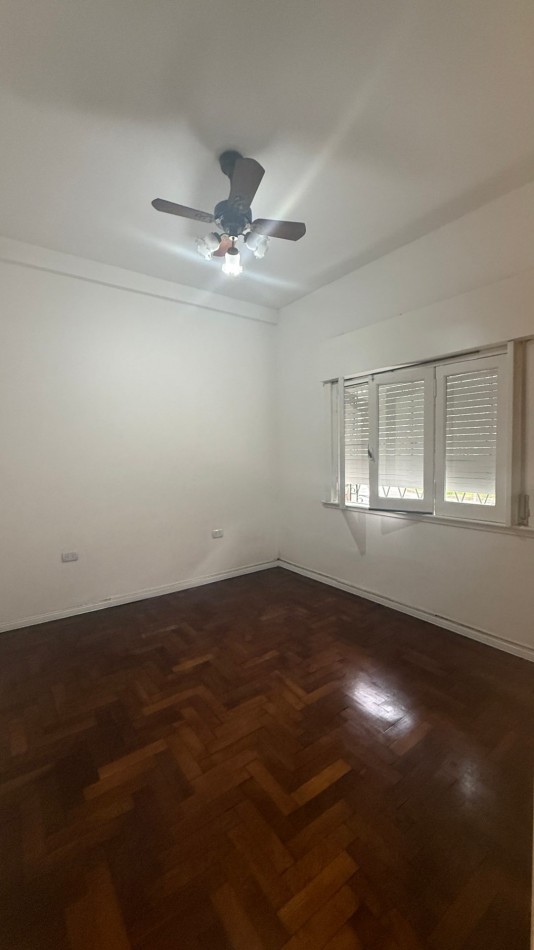 ALQUILER CASA 3 AMBIENTES CON TERRAZA Y QUINCHO - CASEROS NORTE