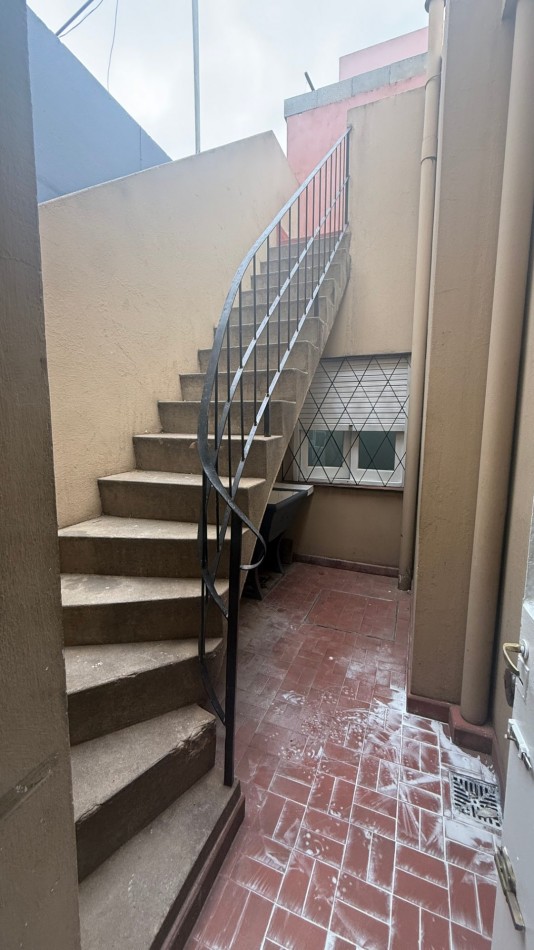 ALQUILER CASA 3 AMBIENTES CON TERRAZA Y QUINCHO - CASEROS NORTE