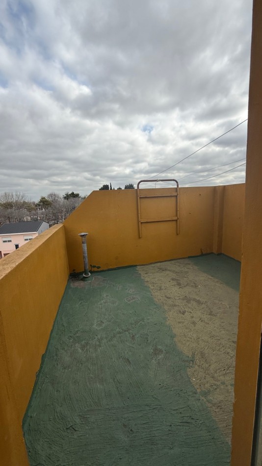 ALQUILER 3 AMBIENTES CON LAVADERO Y TERRAZA PROPIA - CASEROS NORTE