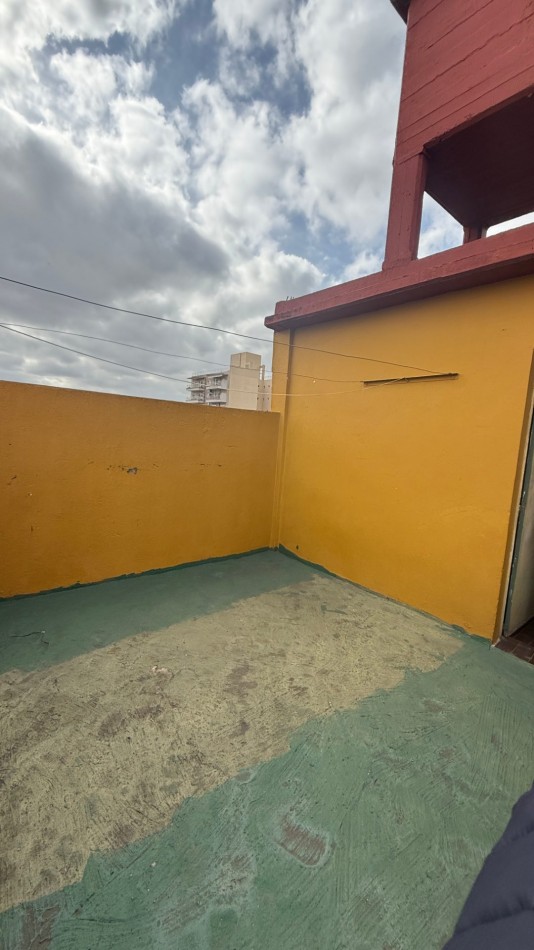 ALQUILER 3 AMBIENTES CON LAVADERO Y TERRAZA PROPIA - CASEROS NORTE