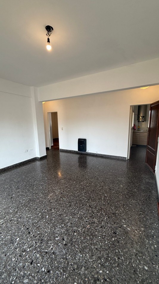 ALQUILER 3 AMBIENTES CON LAVADERO Y TERRAZA PROPIA - CASEROS NORTE