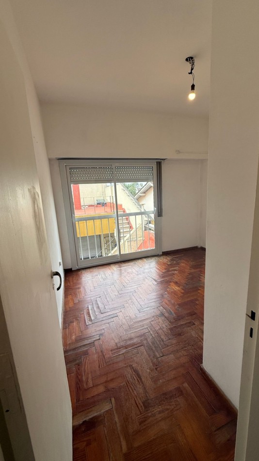 ALQUILER 3 AMBIENTES CON LAVADERO Y TERRAZA PROPIA - CASEROS NORTE