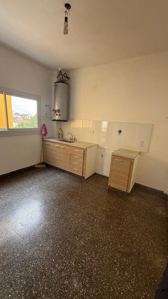 ALQUILER 3 AMBIENTES CON LAVADERO Y TERRAZA PROPIA - CASEROS NORTE