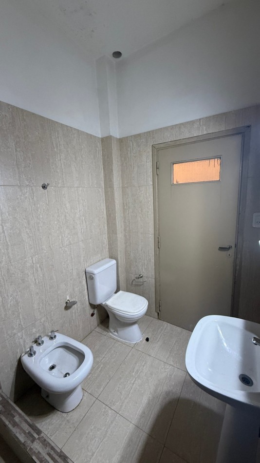 ALQUILER PH 3 AMBIENTES EN PLANTA BAJA - ENTRADA COMPARTIDA