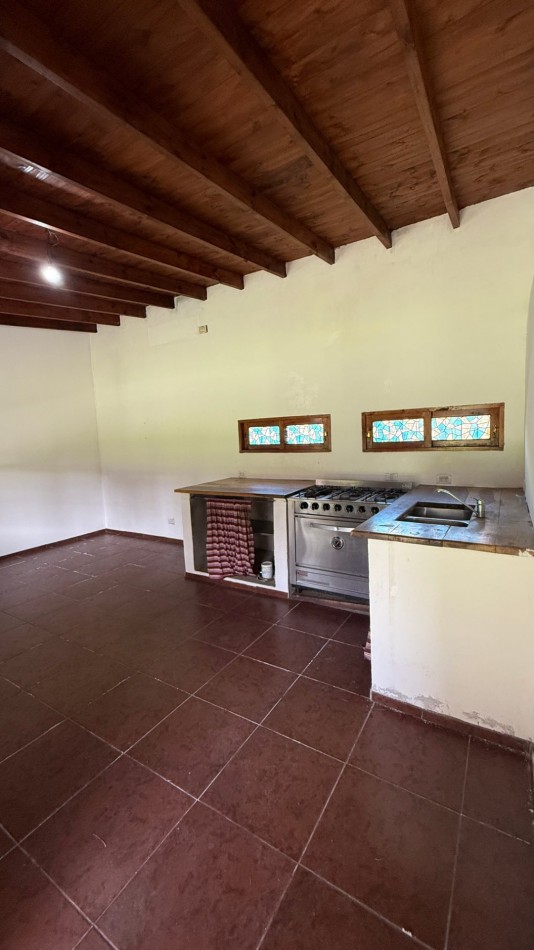 ALQUILER - CASA 3 AMB CON TERRENO DE 1600M2 CON GALERIA