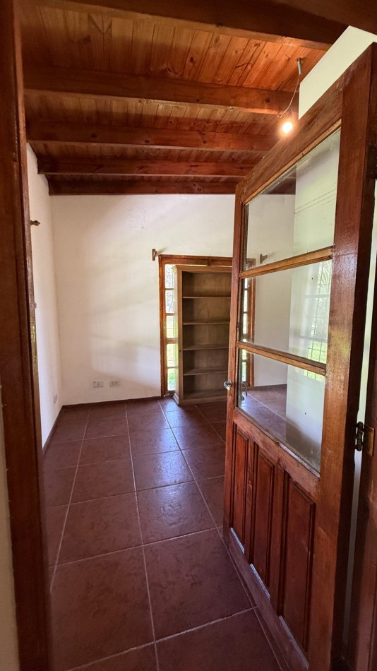 ALQUILER - CASA 3 AMB CON TERRENO DE 1600M2 CON GALERIA