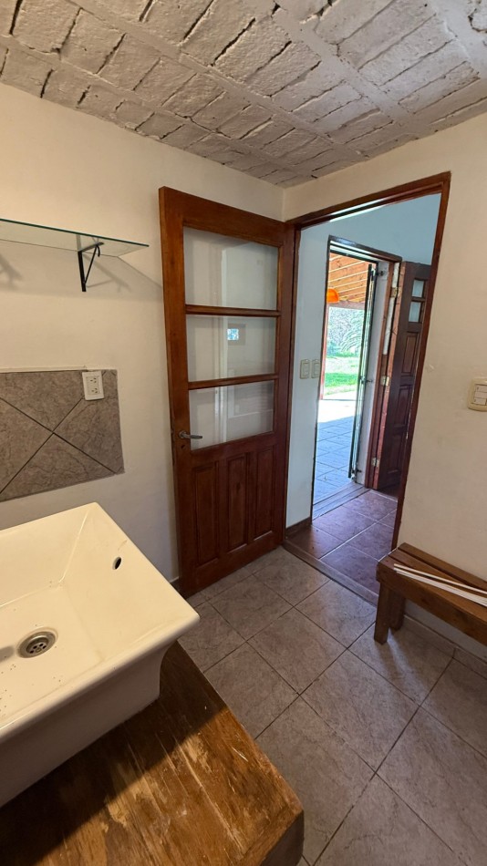 ALQUILER - CASA 3 AMB CON TERRENO DE 1600M2 CON GALERIA