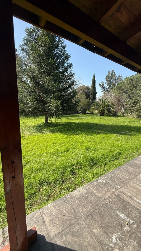 ALQUILER - CASA 3 AMB CON TERRENO DE 1600M2 CON GALERIA