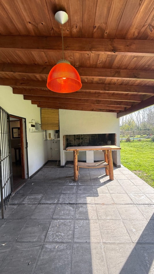 ALQUILER - CASA 3 AMB CON TERRENO DE 1600M2 CON GALERIA