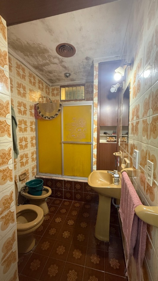 VENTA- PH 4 AMBIENTES AL FRENTE CON GARAGE, PATIO Y TERRAZA