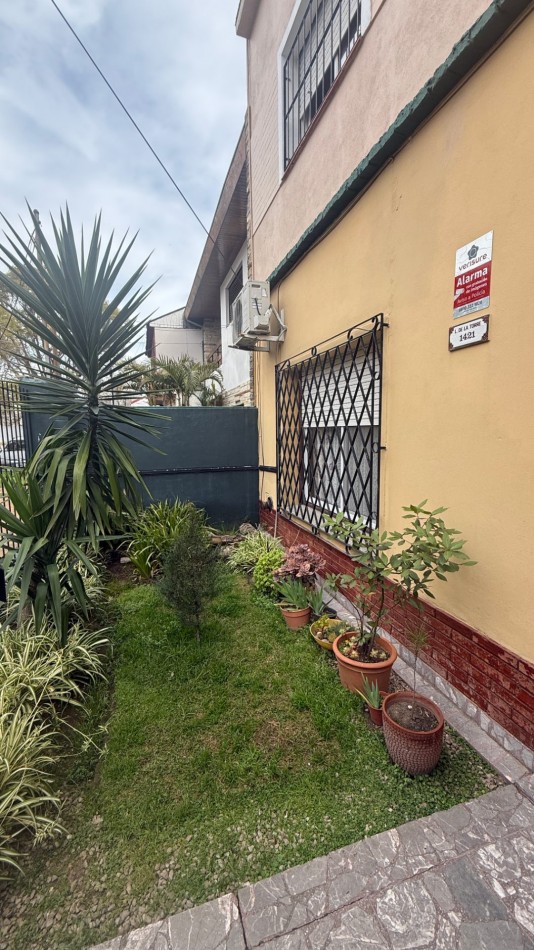 VENTA- PH 4 AMBIENTES AL FRENTE CON GARAGE, PATIO Y TERRAZA