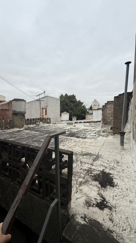 VENTA - CASEROS NORTE - PH 3 AMBIENTES - PATIO Y TERRAZA 